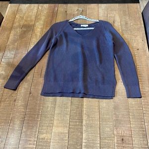 Athleta purple v-neck women’s size XS. Like new.